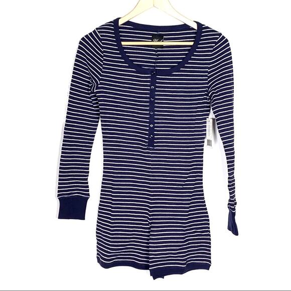 NWT REVOLVE Plush one piece navy and white pajamas long sleeve shorts size xs - Picture 6 of 9
